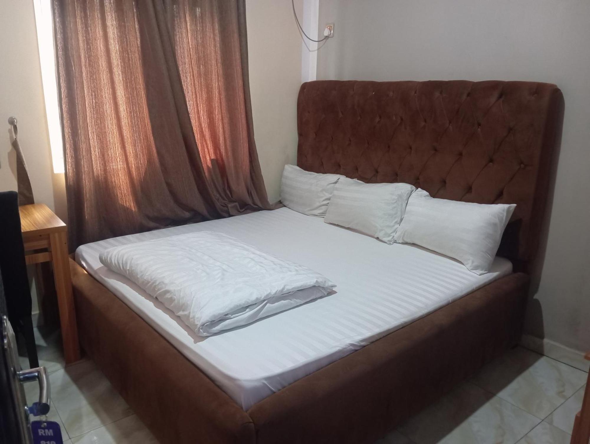 Charles Groove Hotel & Suit Port Harcourt Esterno foto